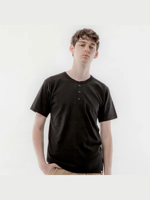 BASIC HENLEY TEE-BLK